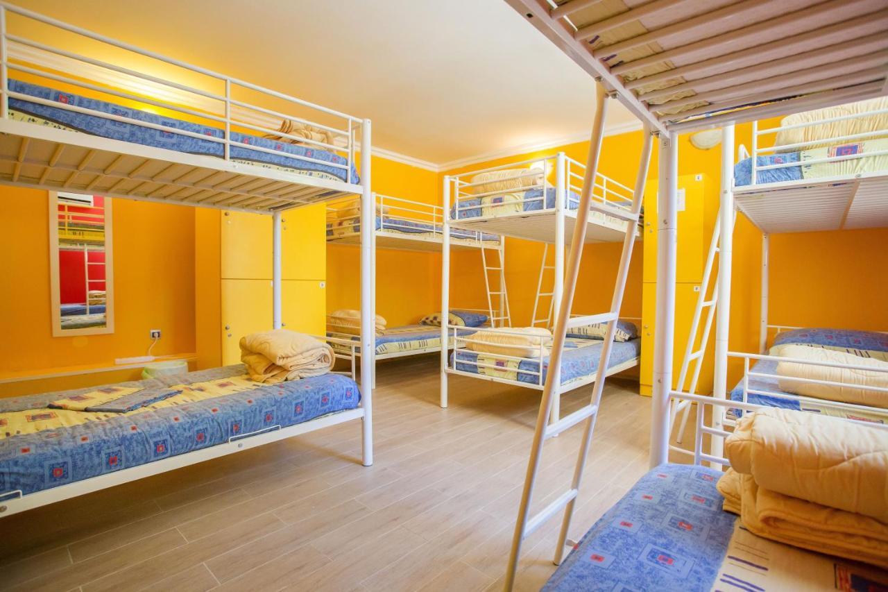 Outlanders Tribe Hostel Split Eksteriør billede